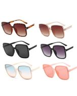 Wholesale ladies fashionable sunglasses with mixed lens colours.
