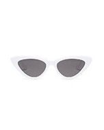 Wholesale white cateye ladies sunglasses. Come in packs of 12.